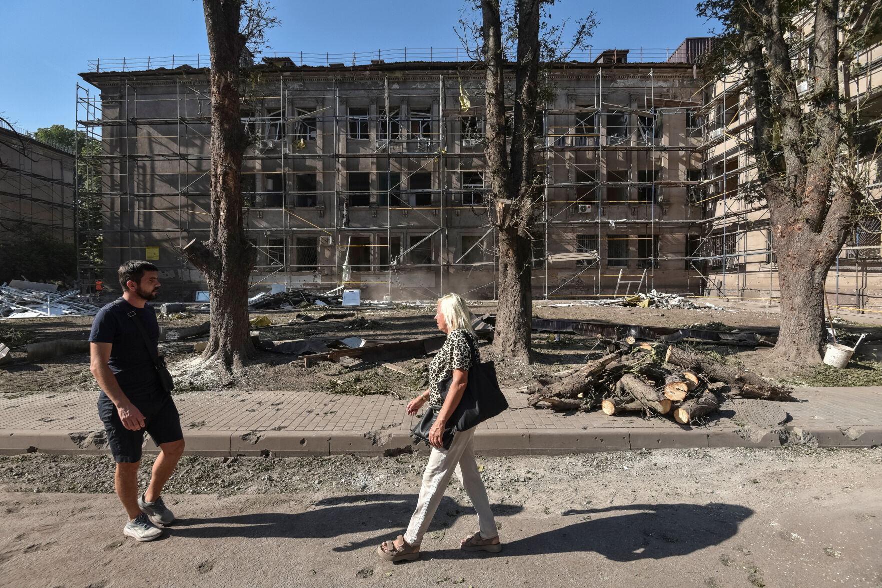 Russia kills 27 civilians in Ukraine as the Kremlin remains defiant over Trump threats